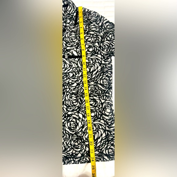 Nicole Miller rose flower black and white fleece pajama set size Large - Picture 4 of 11